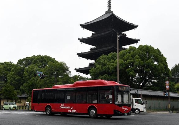 中國電動車企駛?cè)肴毡尽八{海”市場