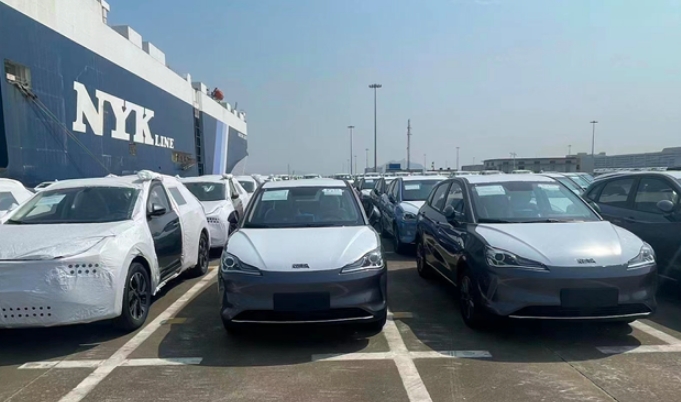 領(lǐng)潮全球智能電動汽車!哪吒U/V出海約旦