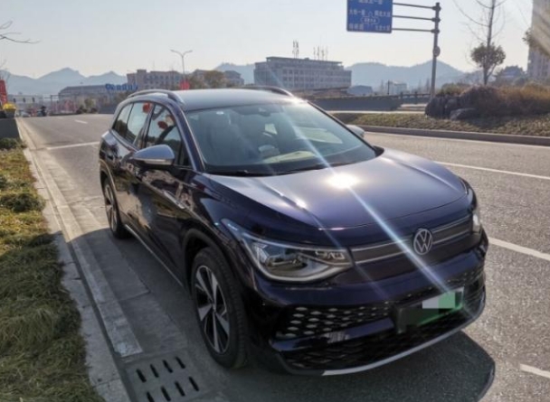 上汽大眾純電動汽車ID.6X2023款，外觀簡約，行駛有質感