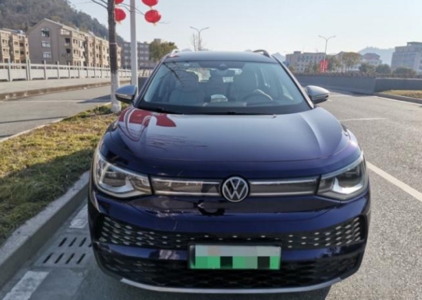 上汽大眾純電動汽車ID.6X2023款，外觀簡約，行駛有質感
