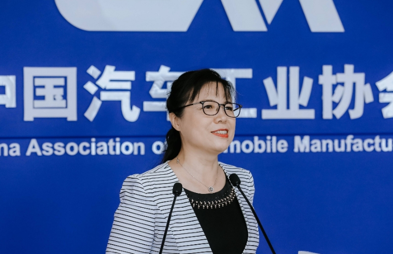 專訪中汽協(xié)許海東：新能源汽車價格隨規(guī)模、原材料供應(yīng)改善而走低