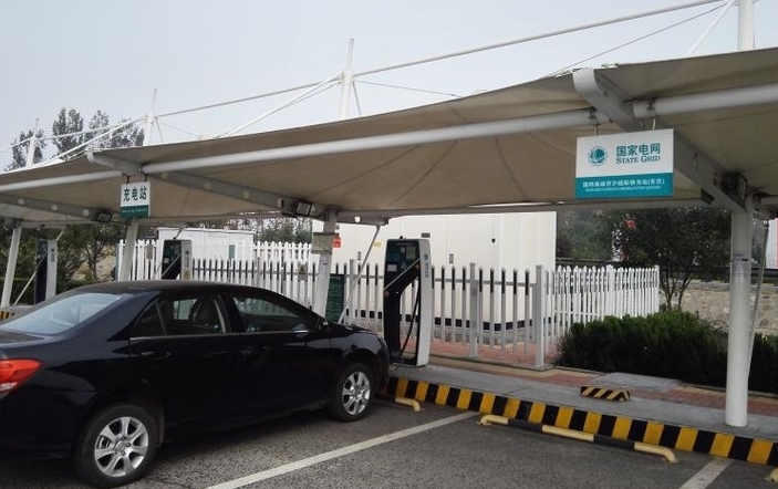 山東高速集團(tuán)首個(gè)自主品牌電動(dòng)汽車充電樁正式投入使用