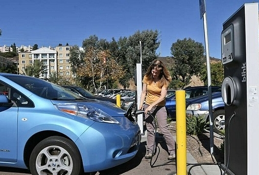 拜登政府預備嚴格限制汽車排放,分析稱將提高美電動汽車占有率
