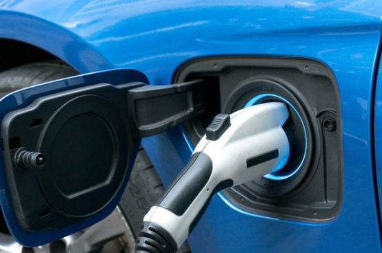 銷量占67%，減排一半以上：美欲掀電動汽車革命