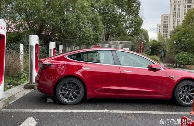 特斯拉試點開放其電動汽車充電站網絡