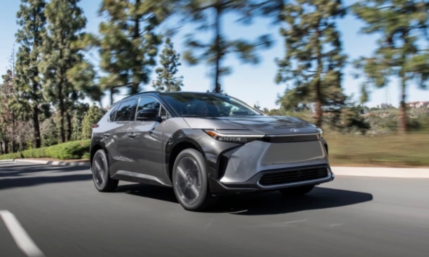 動察：豐田大掉頭，三步電動汽車轉(zhuǎn)型和盈利計劃剖析