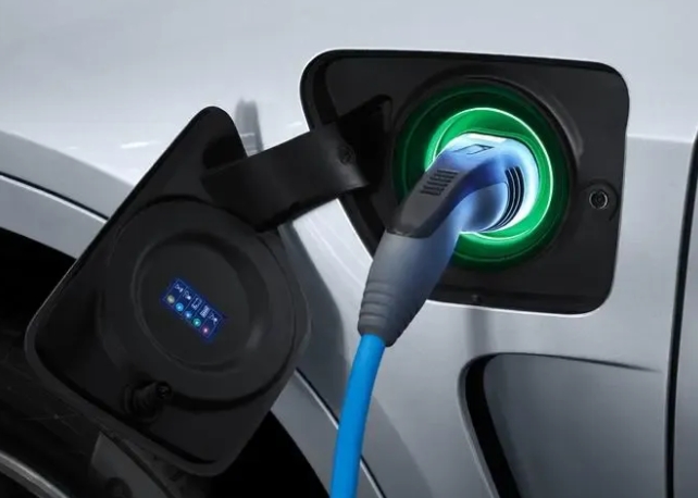 在山西，電動汽車車主不用辦理許可證就可以在自有車位安裝充電樁