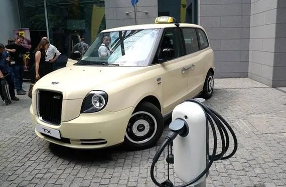 吉利據(jù)悉擬為倫敦電動汽車公司募集近10億英鎊資金尋求提振電動出租車生產(chǎn)