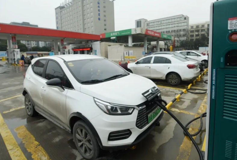 新能源汽車免征購置稅再“續(xù)期”，誰的機會來了？