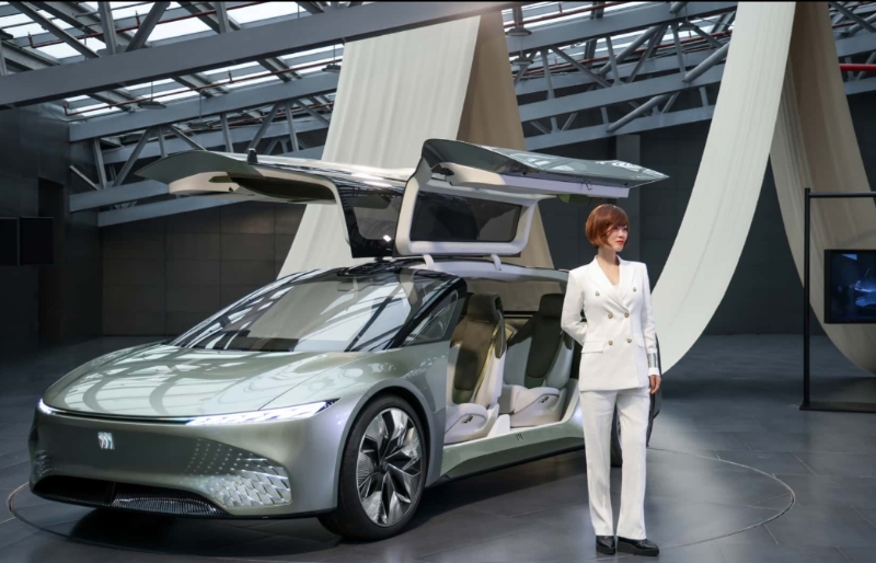 通用汽車的ProximaEV概念車在中國亮相，帶有別克徽章和鷗翼門