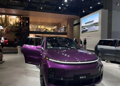 30萬元以上電動車市場硝煙再起：中國車企成為主角傳統(tǒng)豪華車企展開反攻