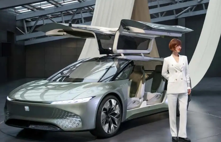 通用汽車ProximaEV概念車在中國亮相,配有別克徽章和鷗翼車門