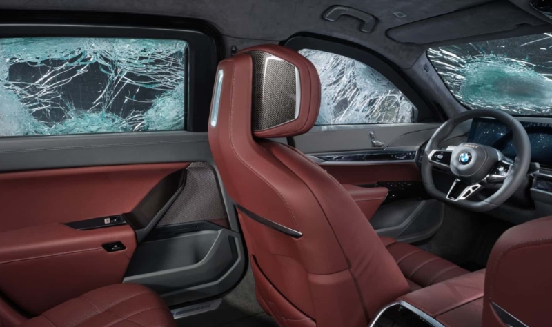 這是BMW首款采用全電動動力系統的Protection車型。