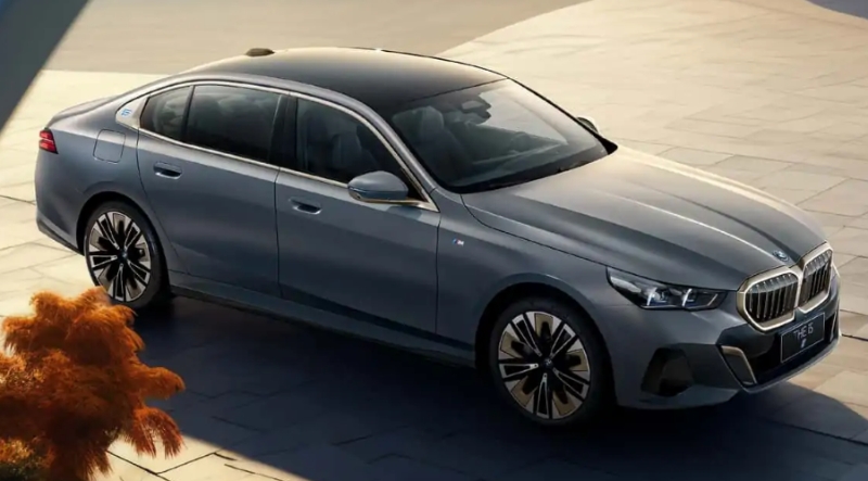 2024BMW5系、i5在中國首次亮相,軸距加長,專屬配置?