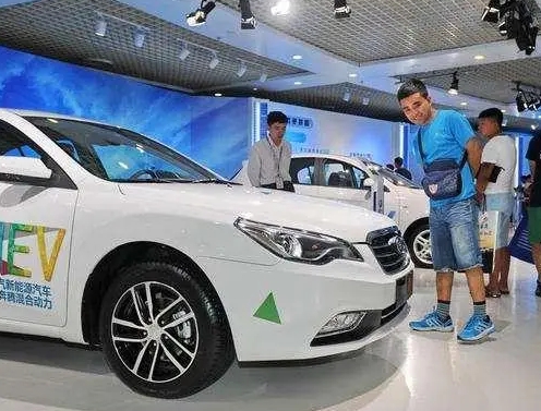中國(guó)車企占據(jù)“半壁江山”!越南電動(dòng)車銷量今年或“翻一番”未來十年年均增長(zhǎng)25%