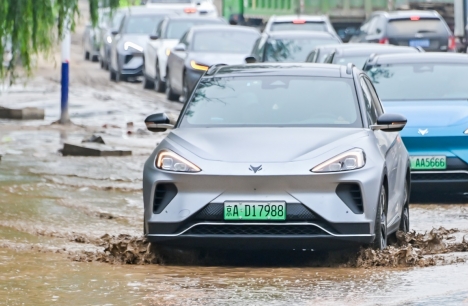 暴雨災害面前，新能源汽車經得起考驗嗎