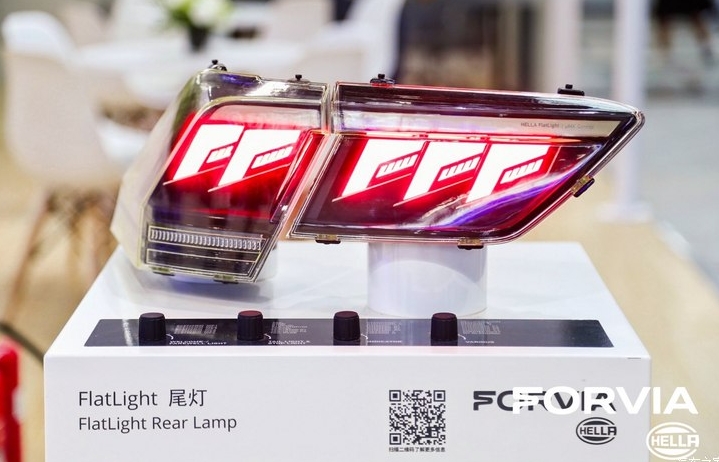 定制化升級(jí)智能電動(dòng)汽車“卷”向車燈