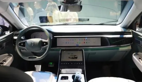 極狐汽車:致力于推動電動汽車技術突破和創新