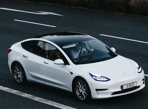 特斯拉：計劃于2025年中旬開始生產(chǎn)新款小型電動跨界車