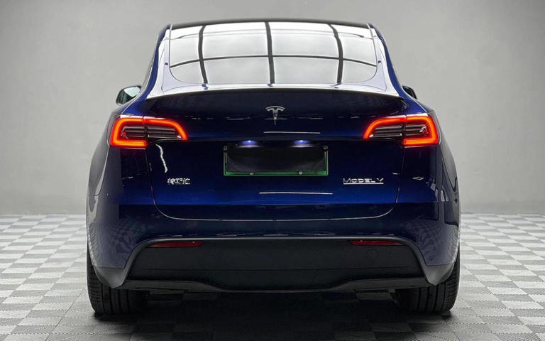 剛剛!特斯拉宣布Model Y再降1萬,最低7.99萬提現車 剛剛!特斯拉宣布ModelY再降1萬,最低7.99萬提現車