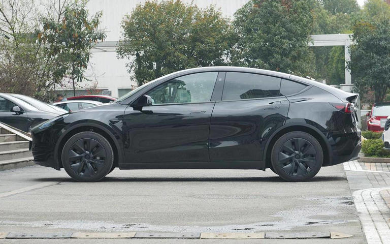 剛剛!特斯拉宣布Model Y再降1萬,最低7.99萬提現車 剛剛!特斯拉宣布ModelY再降1萬,最低7.99萬提現車