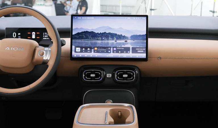 純電小車(chē)又多了一個(gè)競(jìng)品,選它還是海豚? 純電小車(chē)又多了一個(gè)競(jìng)品,選它還是海豚?
