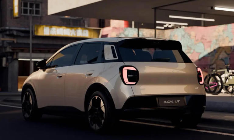 純電小車(chē)又多了一個(gè)競(jìng)品,選它還是海豚? 純電小車(chē)又多了一個(gè)競(jìng)品,選它還是海豚?