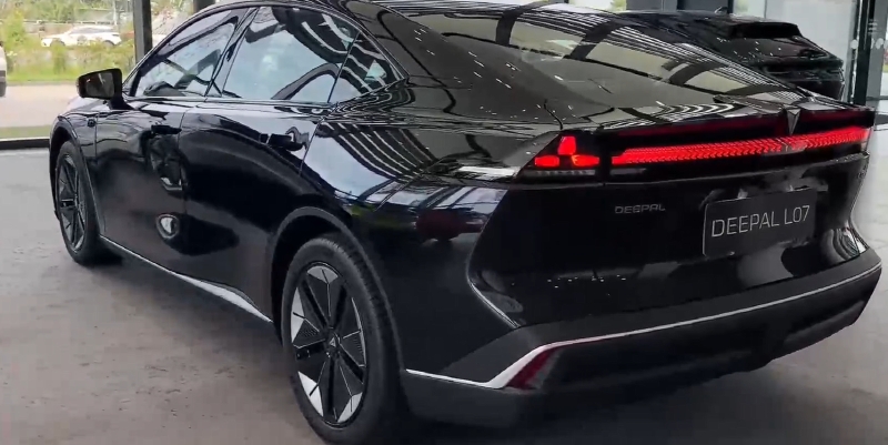 新車速報——長安深藍L07