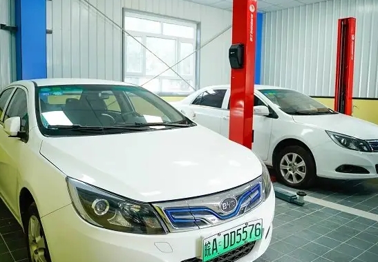 新能源汽車連續(xù)9年位居全球第一，學(xué)新能源未來(lái)可期！