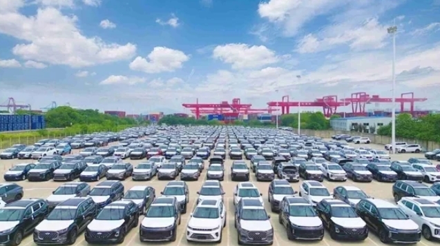 中國電動(dòng)車出海競(jìng)爭(zhēng)力太強(qiáng)美系兩巨頭車企被迫聯(lián)手抵抗