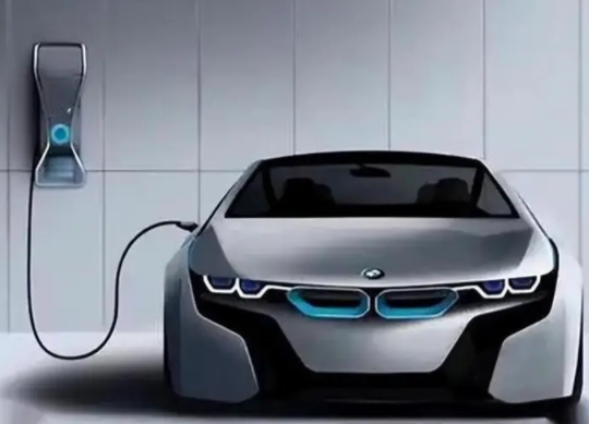 中國電動汽車：彎道超車，誰與爭鋒？