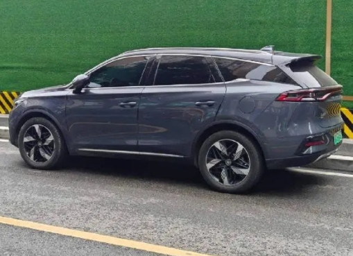 新能源開始換擋提速,智能化都已經普及了,你還會買燃油車嗎