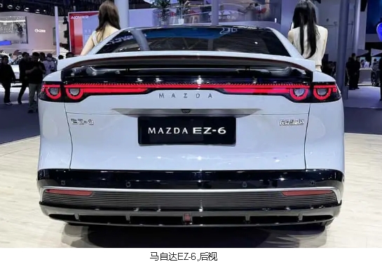 馬自達(dá)6EZ-6中國(guó)電動(dòng)轎車(chē)現(xiàn)場(chǎng)照片從北京