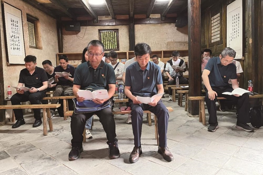 東風乘用車制造總部黨委在三地開展警示教育