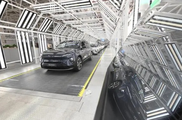 蔚來(lái)汽車(chē)創(chuàng)始人李斌：新能源汽車(chē)對(duì)全球可持續(xù)發(fā)展至關(guān)重要