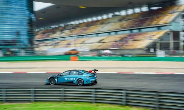 米其林與力盛體育共推亞太首個(gè)新能源汽車(chē)賽事E-TCR
