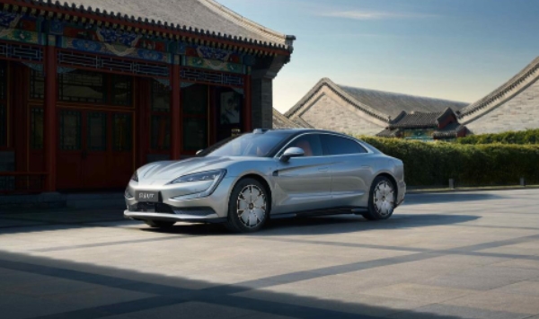 仰望U8、U9、U7全系登陸北京車展，云輦家族新技術(shù)亮相