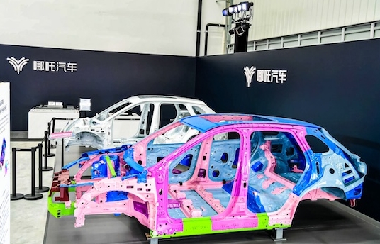 全球純電續航最長的增程車型上市哪吒L售價12.99萬元起
