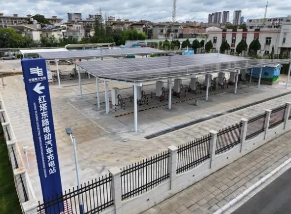我省首座電動汽車“光儲充放換”綜合能源站在昆明投運