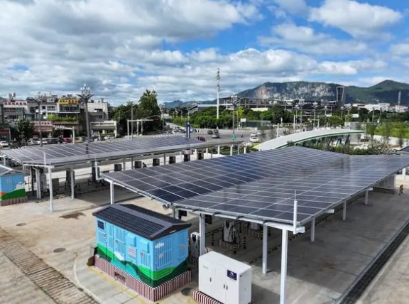 我省首座電動汽車“光儲充放換”綜合能源站在昆明投運