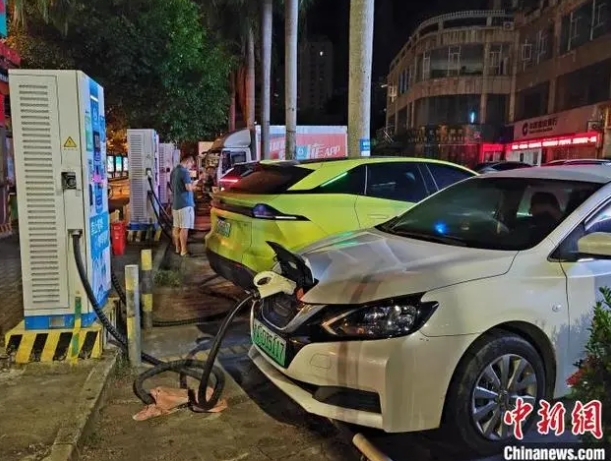 海南新能源汽車推高電網(wǎng)負荷:午夜竟是用電高峰時