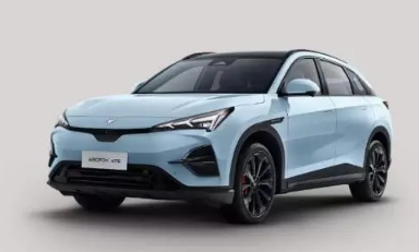 極狐阿爾法T5動力澎湃,續(xù)航無憂,極狐汽車打造電動出行新享受