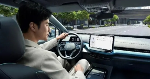 上汽大眾純電動車ID.4X聰明款配置“舍得給”,價格更誠意