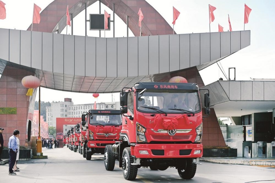 東風新疆交付600輛應急消防車
