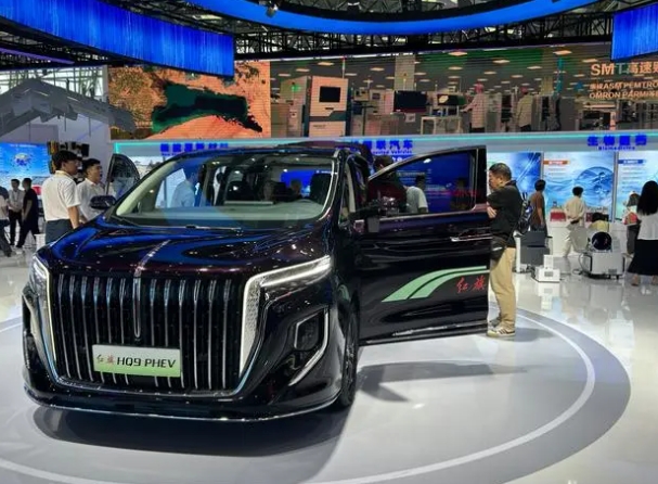 黑龍江省首個(gè)新能源專用汽車產(chǎn)業(yè)項(xiàng)目新車下線