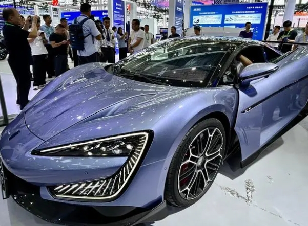 黑龍江省首個(gè)新能源專用汽車產(chǎn)業(yè)項(xiàng)目新車下線