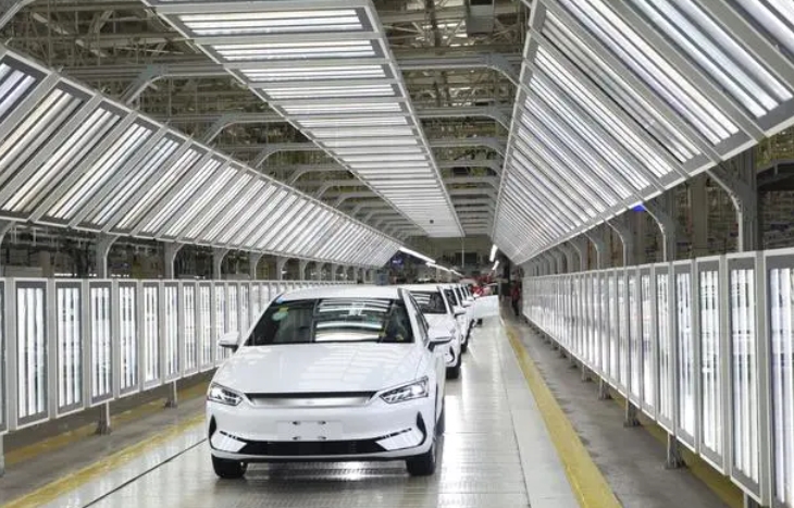 記錄新能源汽車產(chǎn)業(yè)的澎湃活力，全國主流媒體、攝影名家齊聚合肥實(shí)地采訪