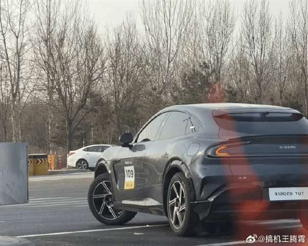 小米YU7 Max實車搶先看,純電SUV新貴能否挑戰特斯拉Model Y? 小米YU7Max實車搶先看,純電SUV新貴能否挑戰特斯拉ModelY?