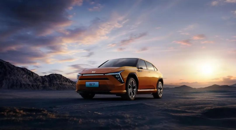 2025年，新車卷智駕，增程卷電池