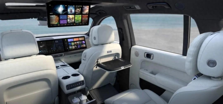 2025年，新車卷智駕，增程卷電池